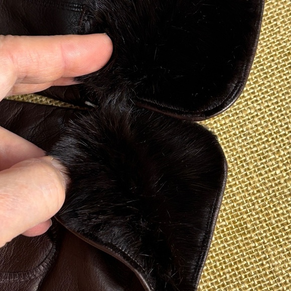 VTG Isotoner Women Leather Gloves Wool Lining Sz 7 Brown Fur trim  Supple NWOT - Picture 3 of 6